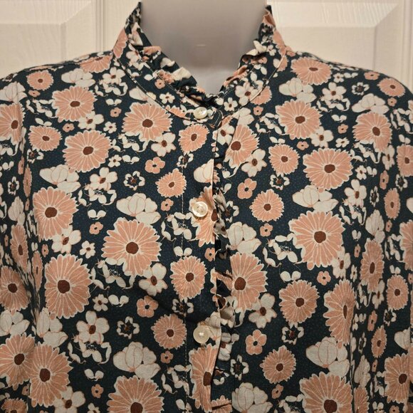 Trovata Birds of Paradis Groundcover Floral Button Down Floral Helena Blouse - Picture 13 of 13